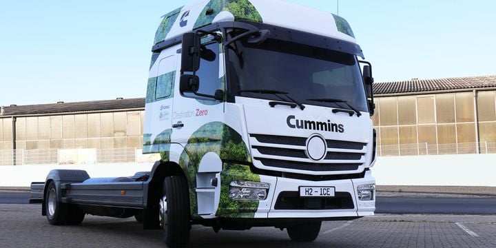 Cummins' medium-duty concept truck powered by the B6.7H hydrogen internal combustion engine.