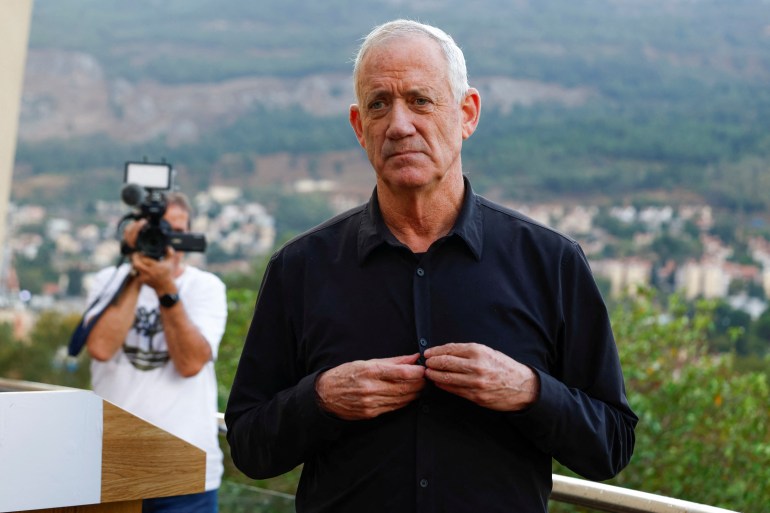 Israeli Emergency cabinet minister and opposition politician Benny Gantz addresses the press in Kiryat Shmona