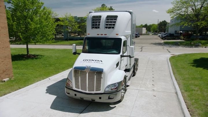 Honda hydrogen fuel cell Class 8 concept truck.