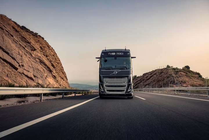 Volvo FH16 780 tractor.