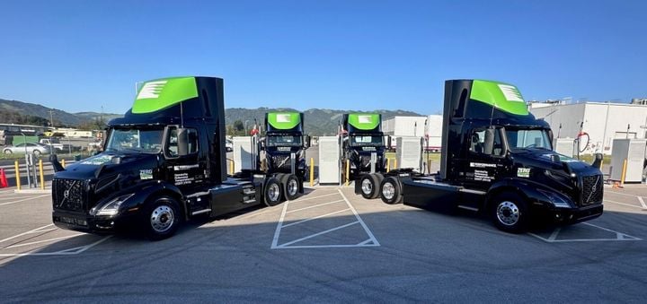 PFG has paired Volvo VNR Electric trucks with electric transport refrigeration units from Advance Energy Machines' zero-emission SolarTechTRUs. - Photo: PFG