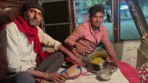 Life of Indian truck drivers inside the truck COOKING INSIDE THE TRUCK