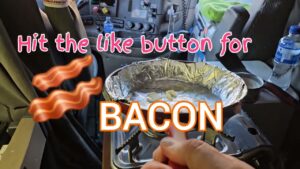 How do Truckers Cook in the Truck? 5 minute meals Breakfast Bacon & Eggs!