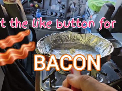 How do Truckers Cook in the Truck? 5 minute meals Breakfast Bacon & Eggs!