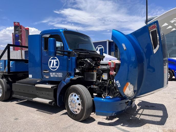 Kenworth T680 truck with ZF AxTrax2 drivetrain.