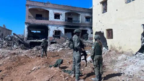 BBC Israeli troops in southern Lebanon